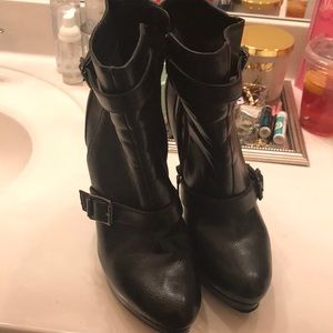 Vera Wang Shoes - Vera Wang Booties Vera Wang Shoes - Vera Wang Booties